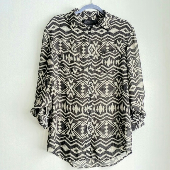 Kardashian Kollection aztec/snake print blouse - Picture 1 of 6